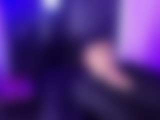 Live cam show with StrikeandSweet - Gray Eyes on madthumbs