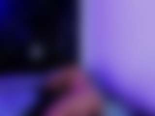 Live cam show with StrikeandSweet - Strip on Gym Cam Girls