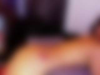 Live cam show with StrikeandSweet - Toys on Camiplay Live