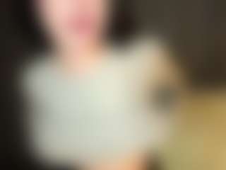 Live cam show with Mia - Beautiful on AdultVida.com
