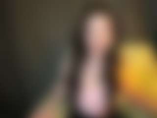 Live cam show with Mia - Smoking on luckytryst.com