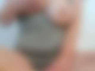 Live cam show with amandaglori1 - Smoking on SpunkLive