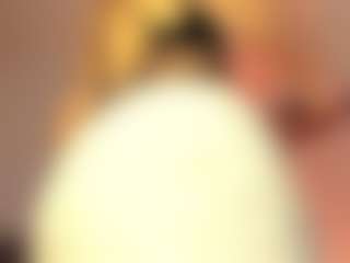 Live-Cam-Show mit AngelDoll - Smoking auf Camsoda