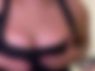Pussygrabber2000's Live Sex Cam Show
