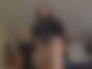 Emilyy05's Live Sex Cam Show