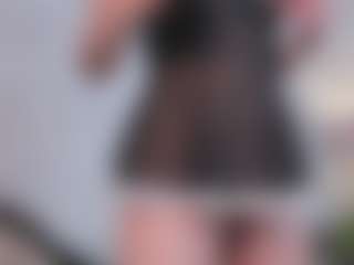 Live cam show with Emilyy05 - Strip on CamwithHer