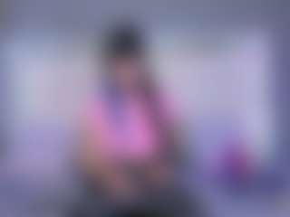 Live cam show with IzzyMoon - Drinking on Livezox