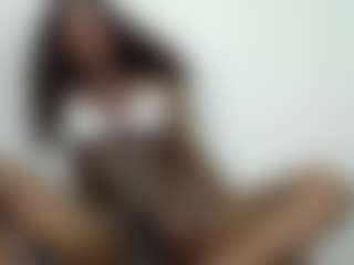 Live cam show with Kenia-Nihiara0 - Average on studioflirtlive.com
