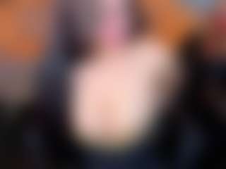 Live cam show with BOOBSKIM - Shaved Pussy on Camsoda