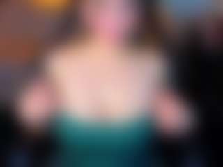 Live cam show with BOOBSKIM - Moaning on 1on1-livenow