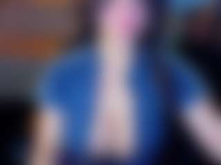 Live cam show with BOOBSKIM - Striptease on Camsoda