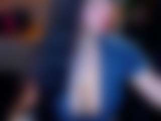 Live cam show with BOOBSKIM - Moaning on Camsoda