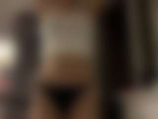 Live cam show with Lusy - Skinny on livesuperchat.net