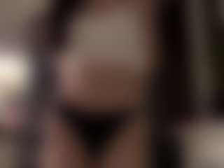 Live cam show with Lusy - Petite on TeamSkeetLive