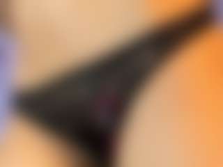 Live cam show with lunnavelour - Striptease on CamwithHer