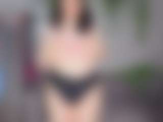 MichelleHost's Live Sex Cam Show