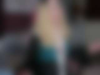 Live cam show with noa-cooper - Petite on CamClone