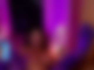 Live cam show with pinkscreens - Brown Eyes on Gym Cam Girls
