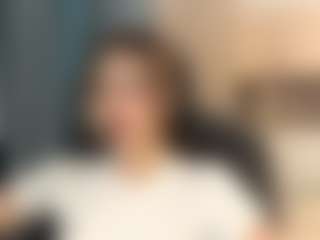 Live cam show with Lia - Brown Hair on studioflirtlive.com
