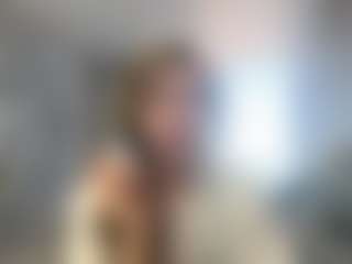 Live cam show with Lia - Brown Hair on SpankPalCams