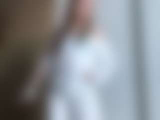 Live cam show with Lia - Brown Hair on livesuperchat.net