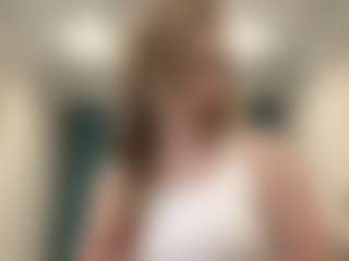 Live cam show with Lia - College on StripNow