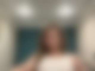 Live cam show with Lia - Skinny on Hubzter Live