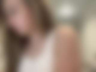 Live cam show with Lia - Facial Piercings on SinfulBabes