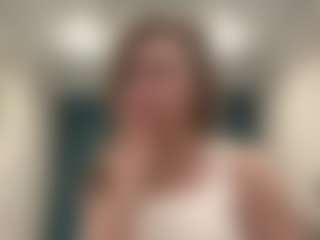 Live cam show with Lia - Young Adult on instabang