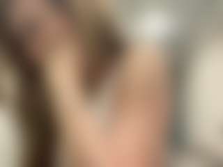 Live cam show with Lia - Athletic Dildo on 1on1-livenow