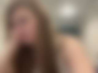 Live cam show with Lia - Bedroom on 1on1-livenow