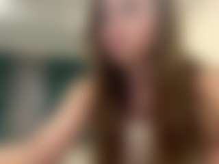 Live cam show with Lia - Small Tits Brown Hair on SxyPornLive