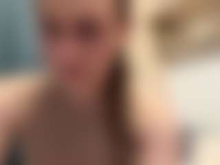 Live cam show with Lia - Teen (18+) on infinitiblacc.com