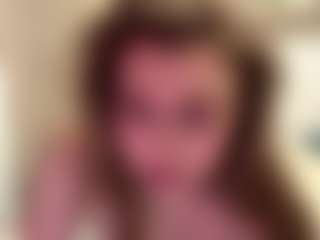 Live cam show with Lia - Brown Hair Teen (18+) on Cam Slut