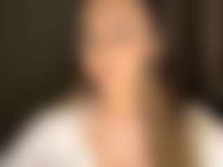Live cam show with Lia - Small Tits Brown Hair on Uber Horny