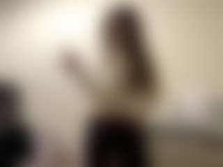 Live cam show with Lia - Fingering on Milfs Live