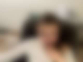 Live cam show with Lia - Nipple Piercings on Camsoda