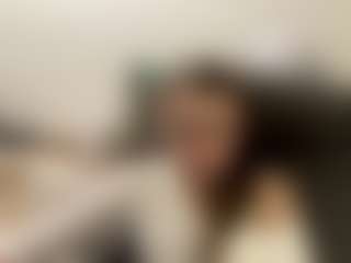Live cam show with Lia - Dirty Talk on Camsoda