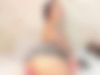 Sophiie-Lanee MILF webcam performer live streaming