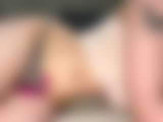 Live cam show with Cindy - Public on milfzrlive.com