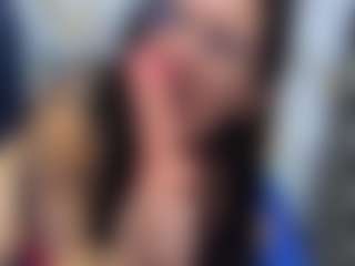 Taylorr38 MILF webcam performer live streaming