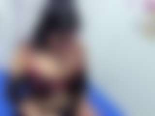Taylorr38 MILF webcam performer live streaming
