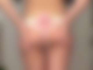 Live cam show with YaraHale - Altgirl on CamClone