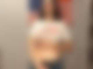 Live cam show with YaraHale - Doggy on Camversity
