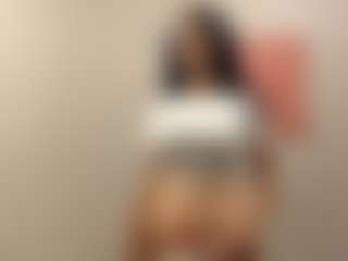 Live cam show with YaraHale - Average on Camsoda