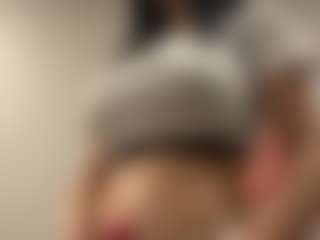 Live cam show with YaraHale - Doggy on Camsoda