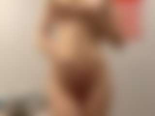 Live cam show with YaraHale - Oil on SxyPornLive