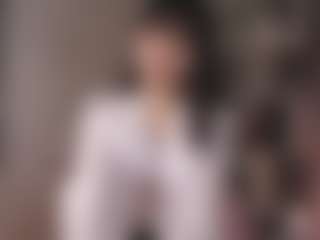 Live cam show with Yui - Nipple Piercings on Camming Site