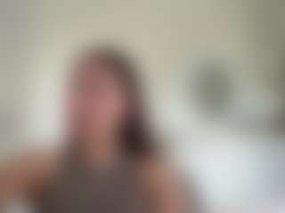 Live cam show with AureliaKane - Average on CamwithHer