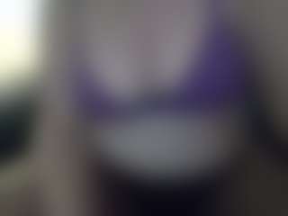 Juicybouncymelons's Live Sex Cam Show